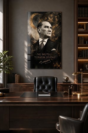 Atatürk Portreli Baskılı Cam Tablo – Türk Bayrağı Temalı UV Baskı Duvar Tablosu