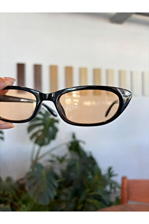 Aventino Siyah Çerçeve Somon Camlı Çekik Cat Eye Minik Çekik Trend Güneş Gözlüğü