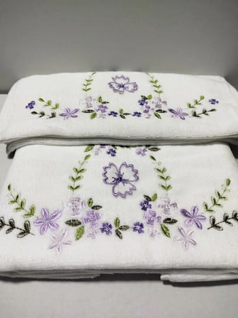 Aybüke Kadife 3D Nakışlı Analı Kızlı Havlu Takımı 1 Adet 30x50 cm ve1 Adet 50x90 cm