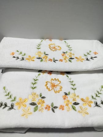 Aybüke Kadife 3D Nakışlı Analı Kızlı Havlu Takımı 1 Adet 30x50 cm ve1 Adet 50x90 cm