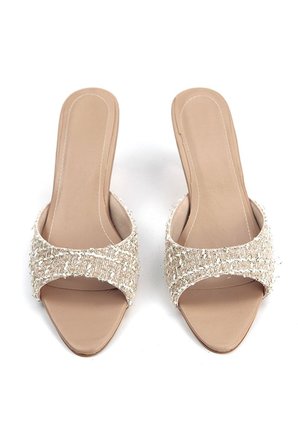 Marella Kırçıllı Bej Kumaş Kısa Topuklu(4/6 cm) Topuklu Terlik