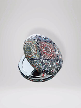 Işıltılı Karışık Desenli Çift Taraflı Yuvarlak Cep Çanta Makyaj El Aynası 7cm çap (KOD:25)