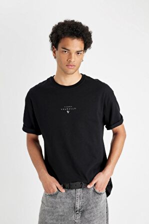 DeFacto Vikings Valhalla Boxy Fit Bisiklet Yaka Kısa Kollu Tişört C6518AX24AUBK81