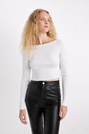 DeFacto Slim Fit Dar Kesim Kayık Yaka Basic Düz Triko Kazak C7299AX24WNER103