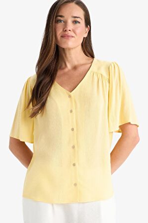 DeFacto Regular Fit V Yaka Krinkıl Viskon Kısa Kollu Gömlek F0996AX25SMYL155