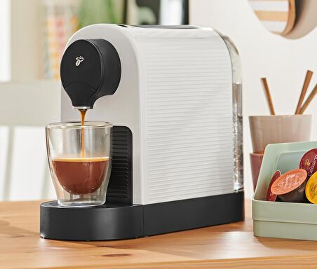 TCHIBO Cafissimo Pure+ Kapsüllü Kahve Makinesi Beyaz