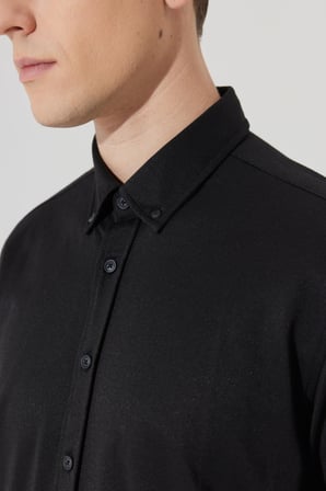 Erkek Siyah Comfort Fit Rahat Kesim Düğmeli Yaka Pamuklu Gömlek