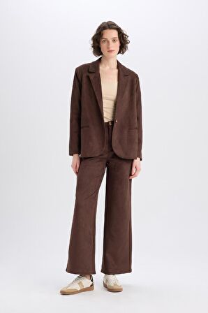 DeFacto Straight Fit Fermuarlı Yüksek Bel Standart Boy Suni Deri Kumaş Pantolon E7234AX25SPBN229