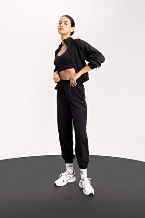 DeFactoFit Sporcu Dokuma Jogger Eşofman Altı Standart Fit A2437AX24SPBK81