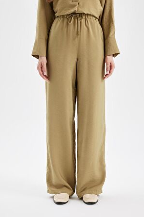 DeFacto Wide Leg Geniş Bol Paça Beli Lastikli Bağcıklı Basic Düz Pantolon D4148AX24AUKH176