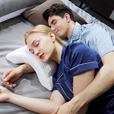 Visco Ortopedik Geniş Boyuna Uyumlu Kol Ve Bacak Destekli Yumuşak Kavisli Baş Yastığı Bx40