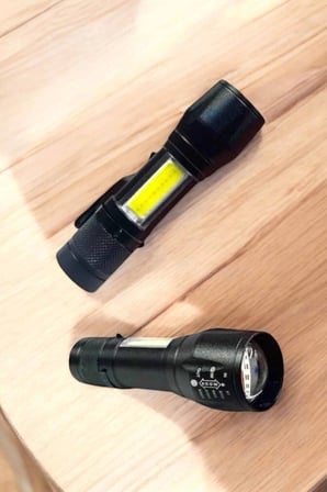 Şarjlı Metal Zoomlu El Feneri Işıldak Led Işık Taşınabilir El Lambası