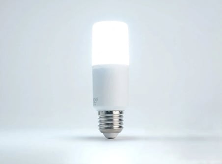 1 Adet Noas YL95 0701 P Led Ampul 8W 6500K Beyaz Işık E27 Duy