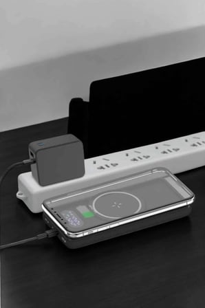 Powerbank Taşınabilir 10.000 Mah Hızlı Şarj Dijital Göstergeli
