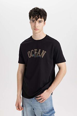 DeFacto Regular Fit Bisiklet Yaka Baskılı Kısa Kollu Tişört B8935AX24SMBK81