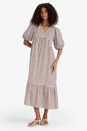 V Yaka Baskılı Gofre Dokulu Kısa Kollu Midi Elbise