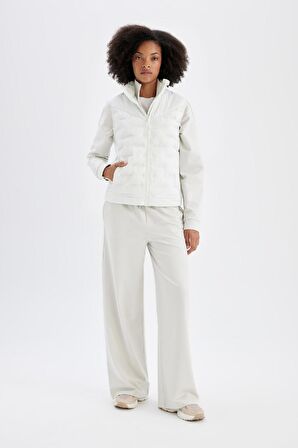 DeFactoFit Su İtici Dik Yaka Kapitone Yelek Normal Kesim Fermuarlı Cepli C5749AX24AUGR493