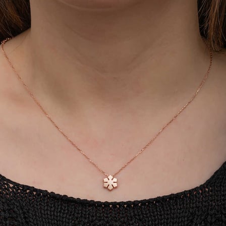 Minimalist Rose Gümüş Kar Tanesi Kolye