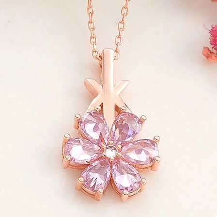 925 Ayar Gümüş Rose Kaplama Pembe Taşlı Sevgi Çiçeği Kadın Kolye