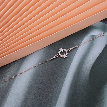 925 Ayar Gümüş Rose Kaplama Beyaz Çiçekli Kadın Bileklik