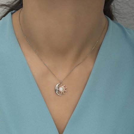 925 Ayar Gümüş Rose Kaplama Beyaz Opal Taşlı Ay ve Güneş Kadın Kolye