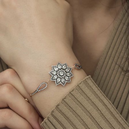 925 Ayar Gümüş Rose Çiçek Desenli Elmas Montür Bileklik​