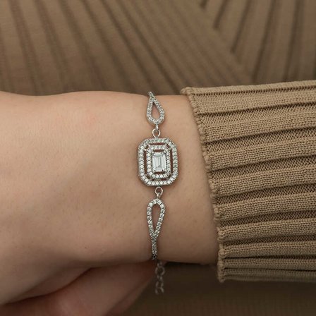 925 Ayar Gümüş Rodyum Dikdörtgen Baget Taşlı Kadın Bileklik​