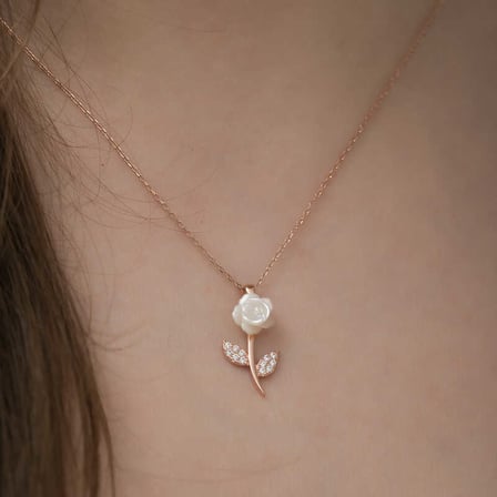 925 Ayar Gümüş Rose Kaplama Beyaz Gül Kadın Kolye