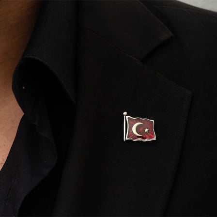 925 Ayar Gümüş Rodyum Kaplama Mineli Türk Bayrağı Rozet