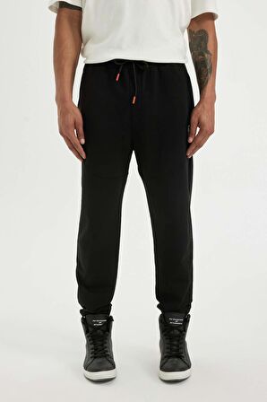 DeFactoFit Jogger Eşofman Altı Standart Fit Çift Cepli Standart Paça B5141AX24SPBK81