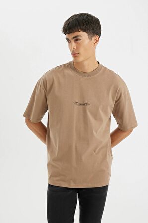 DeFacto Oversize Fit Bisiklet Yaka Sırt Baskılı Kısa Kollu Tişört D4910AX24AUBN551