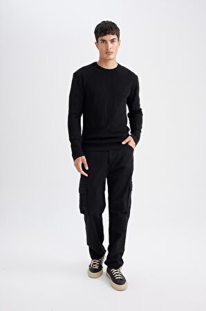 DeFacto Relax Fit Bisiklet Yaka Yaka İçi Penye Detaylı Pamuklu Triko Kazak D3290AX24AUBK27