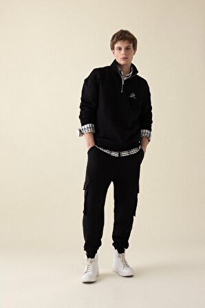 DeFacto Comfort Regular Fit Rahat Kalıp Fermuarlı Dik Yaka Baskılı Sweatshirt C6132AX24AUBK81