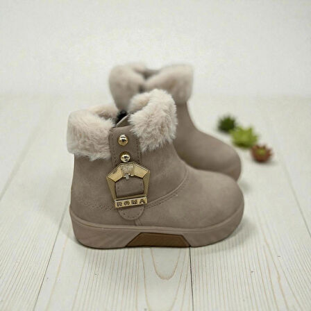 KIZ ÇOCUK TÜY DETAYLI TOKALI KAYMAZ TABAN BEJ BOT 