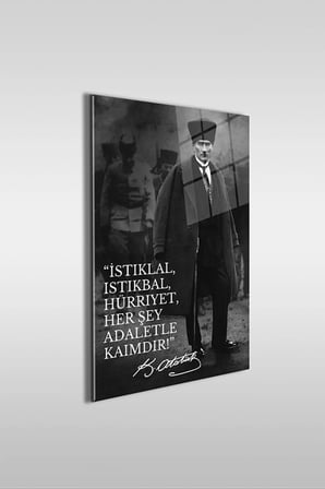 Atatürk Özel Tasarım 4 Siyah Beyaz Dikey Cam Tablo