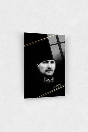 Siyah Beyaz Mustafa Kemal Atatürk Siyah Beyaz Kalpak Ve Üniformalı Cam Tablo 10 Kasım Atatürk Tablo