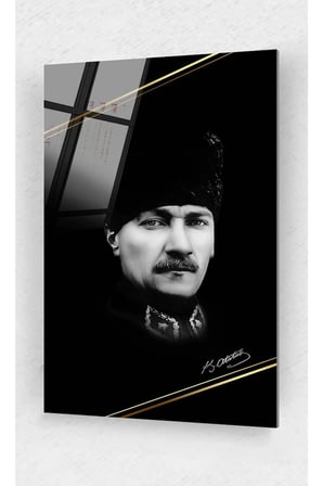 Siyah Beyaz Mustafa Kemal Atatürk Siyah Beyaz Kalpak Ve Üniformalı Cam Tablo 10 Kasım Atatürk Tablo