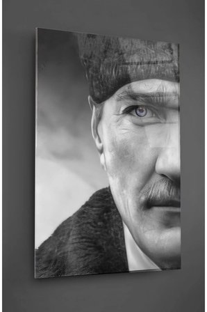 Atatürk Yarı Portre Siyah Beyaz Cam Tablo
