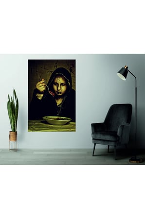 META DEKORASYON YEMEK YİYEN KADIN GÖRSELİ TEMPERLİ CAM ÜZERİNE TABLO SEVGİLİNİZE YILBAŞI HEDİYE