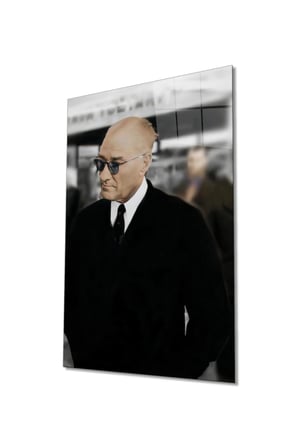 Takım Elbiseli Atatürk Portresi Cam Tablo, Darbelere Dayanıklı Kırılmaz Temperli