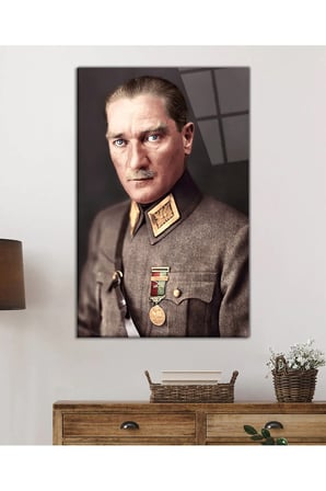 Üniformalı Mustafa Kemal Atatürk Portresi Cam Tablo, Temperli ve Rodajlı Dayanıklı  Cam