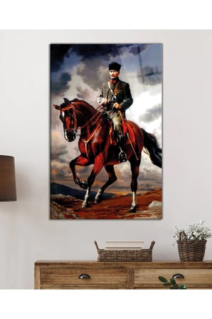 At Üzerinde Üniformalı Mustafa Kemal Atatürk Portresi Cam Tablo, Temperli Dayanıklı Kırılmaz Cam