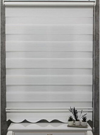 Beyaz Geniş Plise Etek Dilimli Zebra Stor Güneşlik Perde