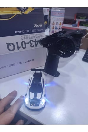 1:43 Ölçek Metal Şarjlı Mini Drift Rc 15 Km Hız 4 Çeker GT3 RS Tasarım Profesyonel Uzaktan Kumandalı Drift ve Yarış Arabası