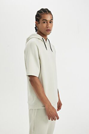 DeFactoFit Standart Fit Kapüşonlu Sporcu Kısa Kollu Skuba Dalgıç Kumaş Tişört C9496AX24AUBG721