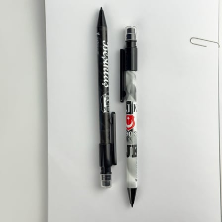 Bak Gel Al Beşiktaş Taraftar Kalemi 0.7 mm Uçlu Versatil Kalem Siyah Beyaz Plastik Malzeme Lisanslı Ürün