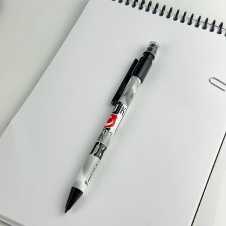 Bak Gel Al Beşiktaş Taraftar Kalemi 0.7 mm Uçlu Versatil Kalem Siyah Beyaz Plastik Malzeme Lisanslı Ürün