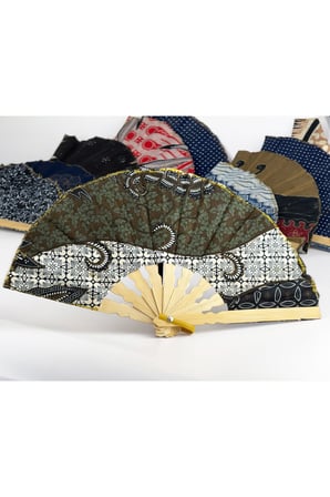 Bak Gel Al Vintage El Yapımı Bambu Saplı Kumaş (M Boy) Yelpaze, Renkli Ve Batik Desenli Katlanabilir Model