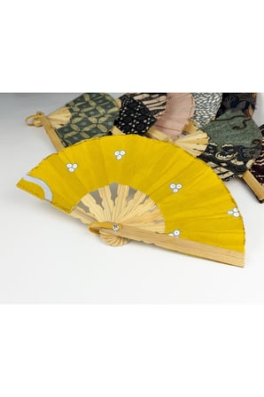 Bak Gel Al Vintage El Yapımı Bambu Saplı Kumaş (S Boy) Yelpaze, Renkli Ve Batik Desenli Katlanabilir Model