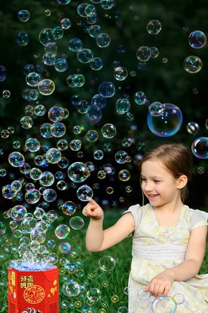 Köpük Makinesi Işıklı Müzikli Baloncuk Makinesi – Taşınabilir Parti Balon Oyuncak